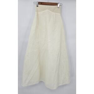 Vintage Women's Size 6 Ivory Petticoat Slight Fullness Skirt